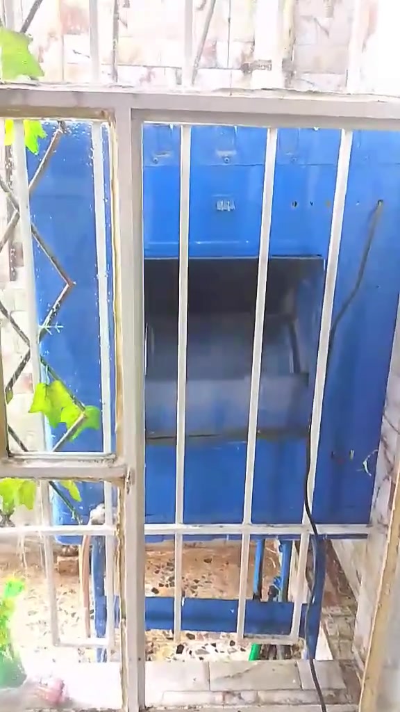 مبرده للبيع سعره  ٩٠ الف نهايته ٨٠ الف  نظيف ماطور سرعتين ليف بيبان بلاستك واتر بم جديد تاخذه تترحملي بارده العنوان بغداد البلديات خلف الحوم البركه وهاذه رقمي ***********أبو ياسين
