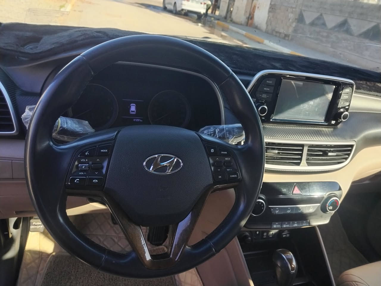 سياره توسان ٢٠١٩ خليجي الكاصد فول الفول مواصفات كشنات كهربائيه شاشه بلاديه بنرامه نفكيشن حساس خلفي وامامي ثلاث وضعيات قياده سبورت نيموري درايفر تدعم نضام أيكو سياره مكفوله كفاله عامه من صبغ والضربه والفتح سيار وكاله تخم تاير سبير بعد ما نازل رقم بغداد دولي هزه جديده بصمه تشغيل وبصمة أبواب بصمة جنطه محرك ٢٠٠٠ تطبيك مرايات أشارت ترحيب أناره محيطيه سيارة ماشيه ٨١ حقيقي على الفحص صدر خلفي ولا أمامي على شركه والحقيقه أحلى من صور سياره موجوده في بغداد رقم الهاتف ***********
