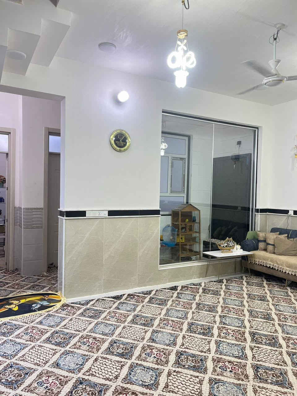 بيت ٢٠٠ متر طابقين بناء درجه اولى حديث حي القدس على شارع ٢٠ بناء حديث ٦ غرف نوم ***********
