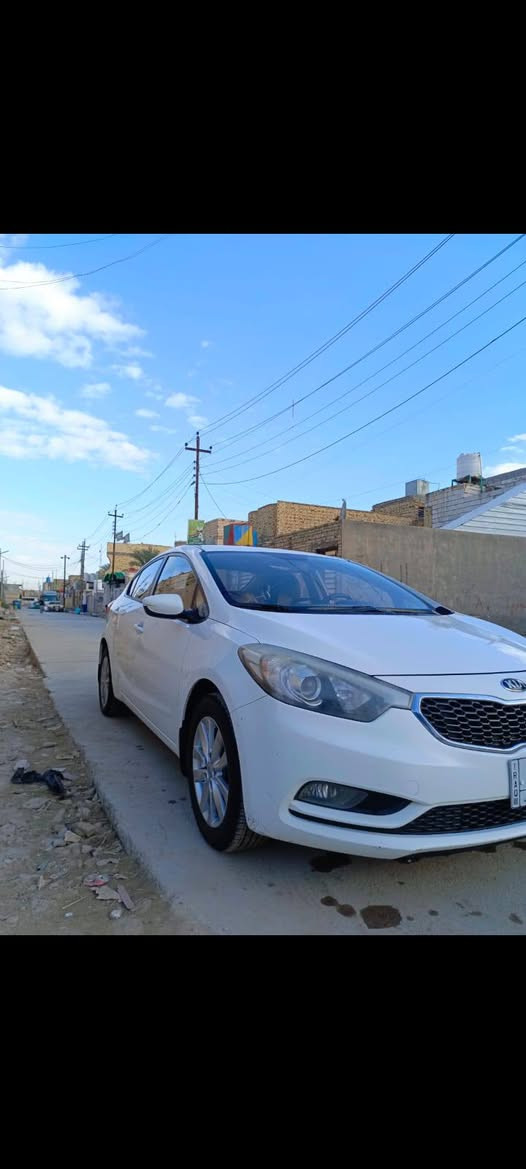 سلام عليكم
سيراتو 2016 رقم ذي قار خليجي مكفوله عدا رصعه بالباب صغيره مامبينه سياره جديده بسمي مداور ثاني يوم مكينه 1600 ماشيه 196 الشراي يتصل *********** 
السعر 136 مكان ناصريه قضاء النصر
