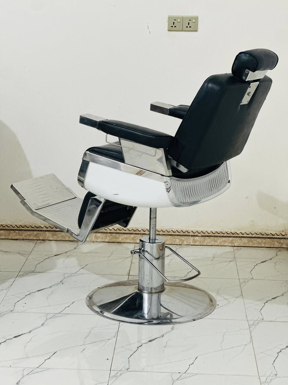 كراسي 2سعر 500الف *********** بصره هارثه حي الانتصار
