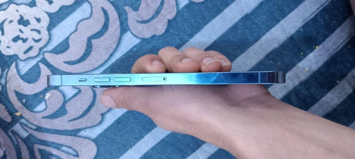 أيفون 13برو ماكس أمريكي بطاريه 90كامل ملحقاته نضافه 85%سعر 650وبيه مجال لاستفسار هاذ رقمي ***********
