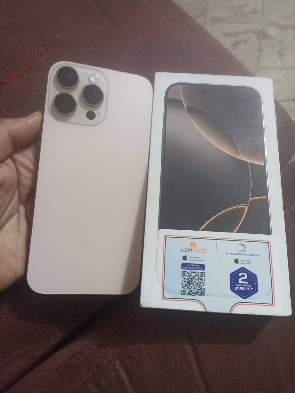 ايفون 16 برو ماكس ذاكره 256 بطاريه 100 مشحون 50 مره الحهاز جديد بعده داخل الضمان فقط مستبدل شاشه نوعيه زينه  سعره 850 الف
