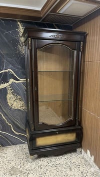 كمدين • خشب ملكي • قابل تفاوض