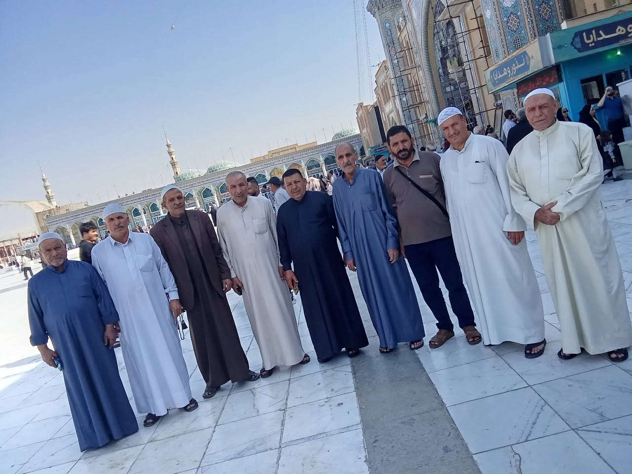 تعلن حملة بركات ام البنين عليها السلام 
   لتيسير رحلتها الى ايران لزيارة الامام علي ابن موسى الرضا والسيده فاطمه معصومه عليهم السلام 
                البرنامج كالاتي.....
زياره السيده فاطمه معصومه عليها السلام 
        المزارات 
بيت النور 
اربعين علويه 
موسى المبرقع 

وباقي مزارات في قم المقدسه 
            وبعدها الذهاب  مدينة مشهد المقدسه 
وباقي المزارت 
زيارة سيدي ومولاي الامام علي ابن موسى الرضا 
ياسر وناصر اخوت الامام الرضا 
خواجه مراد ...خواج ربيع اباصلت الهروي اصحاب الامام
 قدم الامام نيشابور 
  يحي ابن زيد الشهيد في ميامي 
اكل ثلاث وجبات في قم وثلاث وجبات في مشهد 
سيارات بي اي بي درجه اولي 
  ومن يرغب بالسفر الاتصال برقم ***********
ونحن بخدمتكم
