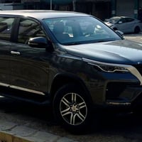 تويوتا فورجر للبيع الموديل ( 2023 )   السيارة كفالة عامة من اي ضرر الأ...