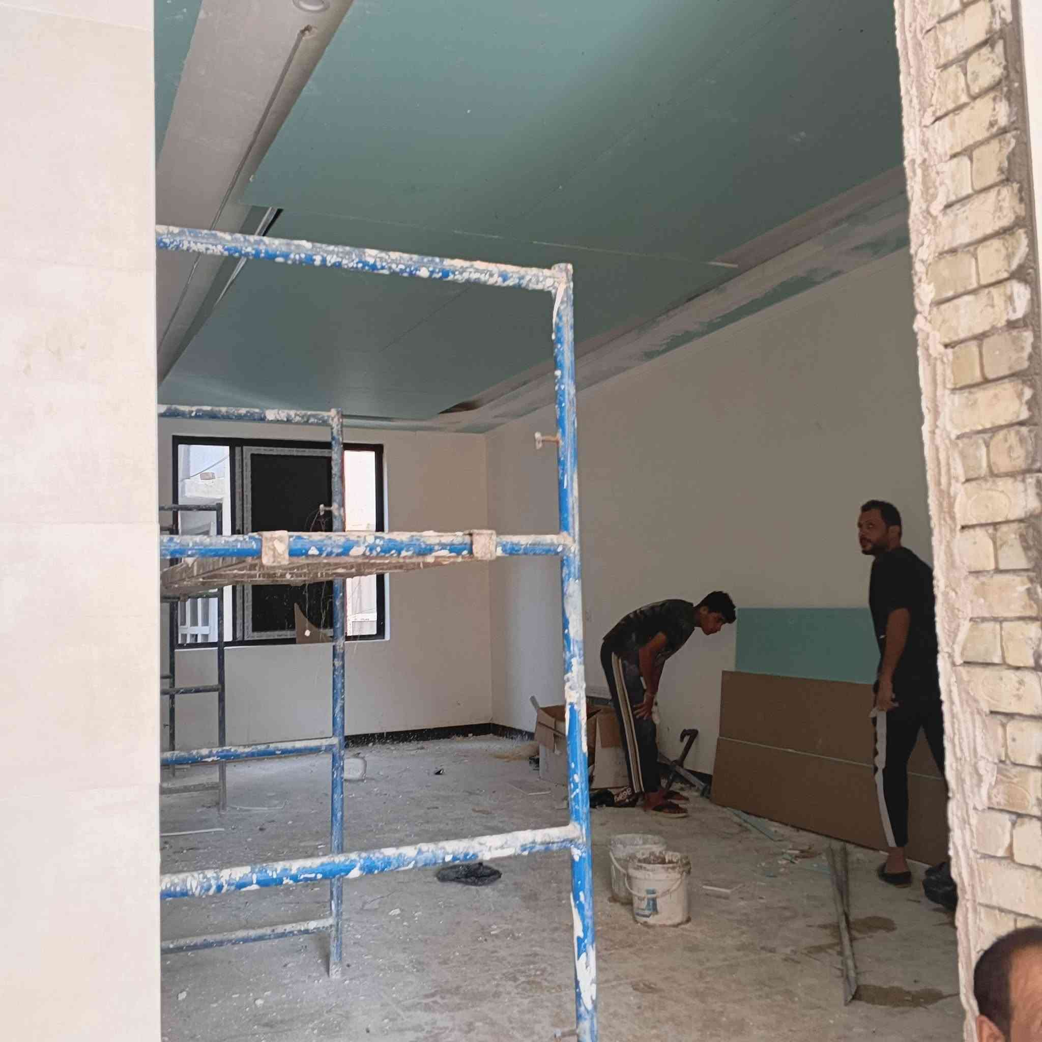 🏛️ جانب من الأعمال التنفيذية لمكتب بيت السلطان للعقار والاستشارات الهندسية 🏛️

حين تجتمع الخبرة مع الإتقان... يولد الإنجاز.

في مكتب بيت السلطان لا نكتفي بتنفيذ المشاريع، بل نصنع قيمةً هندسيةً تدوم، ونحوّل المخططات إلى صروحٍ تُجسّد الجودة، الدقة، والالتزام في أدق التفاصيل.

🔹 تنفيذ هندسي وفق أعلى المواصفات الفنية.
🔹 إشراف ميداني احترافي في جميع مراحل العمل.
🔹 استخدام أفضل المواد وأحدث أساليب التنفيذ.
🔹 التزام كامل بالجودة، والدقة، ومواعيد الإنجاز.
🔹 خبرة هندسية تُترجم إلى نتائج تُلهم الثقة.

لأن أساس البناء المتين... يبدأ باختيار الجهة التي تستحق ثقتكم.

📞 للتواصل والاستفسار:
المهندس سامر: ***********
محمد الجبوري: ***********

✨ مكتب بيت السلطان للعقار والاستشارات الهندسية
نبني بإتقان... ونُشيّد بثقة... ونترك بصمةً تروي قصة الجودة.
