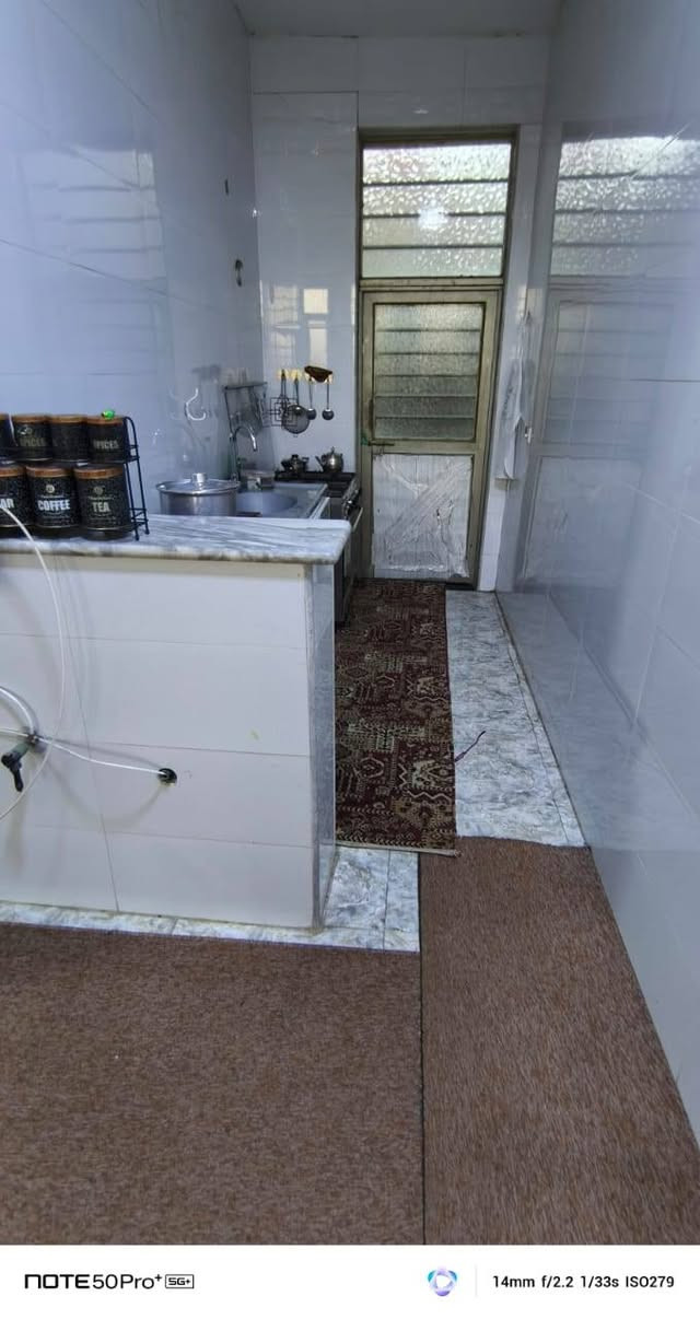 الكوت الجديده المساحه ٢٥٠م
 بدايه شارع بيت حايف 
عرض الشارع ١٢م قريب على شارع بغداد 
طابق واحد
طابو زراعي 
دار للبيع
بيت للبيع
المساحه ٢٥٠م
بناء حديث
يبعد عن شارع بغداد تقريبا ٢٥٠م
*********** يوجد واتساب
