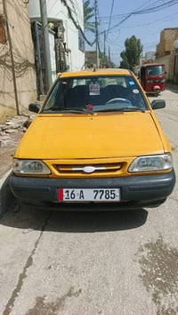 السيارة معروضة للبيع، موديل Saba لون أصفر. حالتها الخارجية جيدة مع بعض...