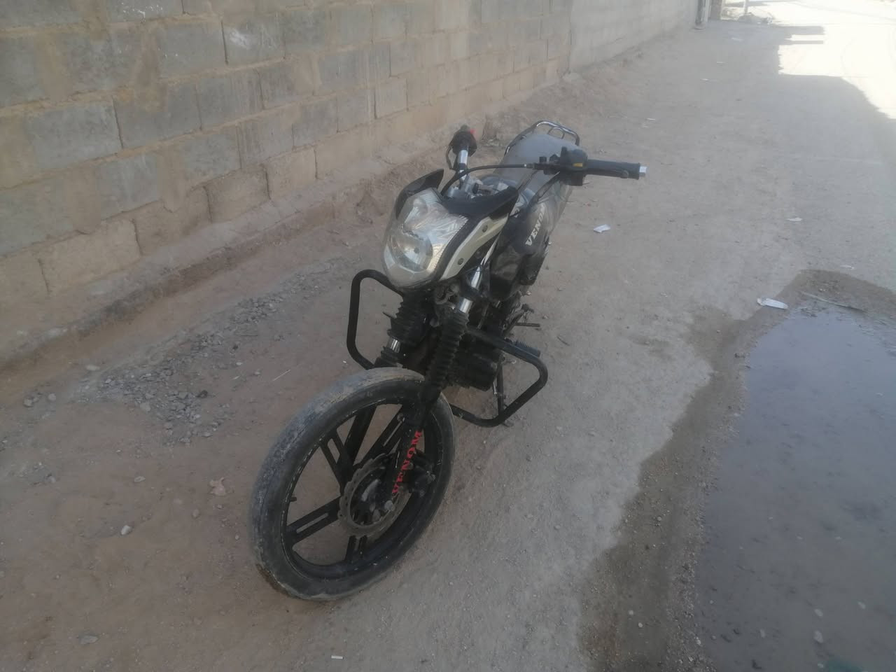 سلام عليكم دراجه  لبيع      سعره  250          ***********
