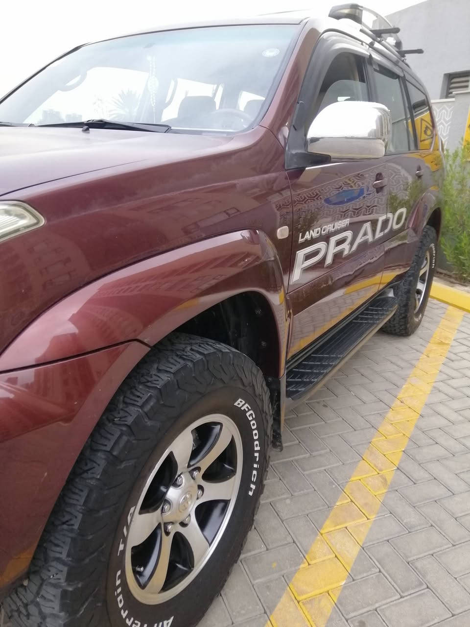 ابرادو خليجية موديل ٢٠٠٧ مكفولة من الحادث والصبغ رقم أربيل بسمي هزة ورقم جدد السيارة جديدة وجاهزة والحمد لله محرك وكير وتبريد وكهربائيات وصدر وتايرات كلهه جديدة ٣ قطع تبريد ٧ راكب لو كير شغال للإستفسار *********** مكاني بغداد الاعلام
