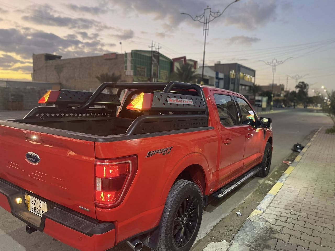 فورد اف150 للبيع فول عدا الفتحة

عداد المسافه :119 كيلو ماشي 

بــاب طويل بدي قصير  المرغوب 

رادار امامي خلفي مواصفات STX
كامره 360
حساسات امامي خلفي 
4x4 دبل اكسل مكينه مرغوب 2700توربو 6
بانزين عادي شرط
كير مكينه تبريد تدفيه صدر امامي خلفي شرط 
تبريد مركزي 

تخم تاير ويل مال لاريات توني شديت سياره جاهز مابي ربع مصرف

دفع رباعي4x4

گير طرح قلاب ينضم 

اضواء محيطية سفاري  للسيارة 

شاشة معلوماات كبيرة

مثبت سرعة

تحديد مسار ذكي

رادار امامي اوتو بريك 

رادار خلفي نقطة عمياء

اوتو بريك عند التوقف

اطفاء ذاتي عن التوقف

تشغيل عن بعد
 
السياره جديده وبعد بيها هواي موصفات …..

السياره حادثها بالحلال فوك التاير الخلفي
السعر 32 الف
***********@
