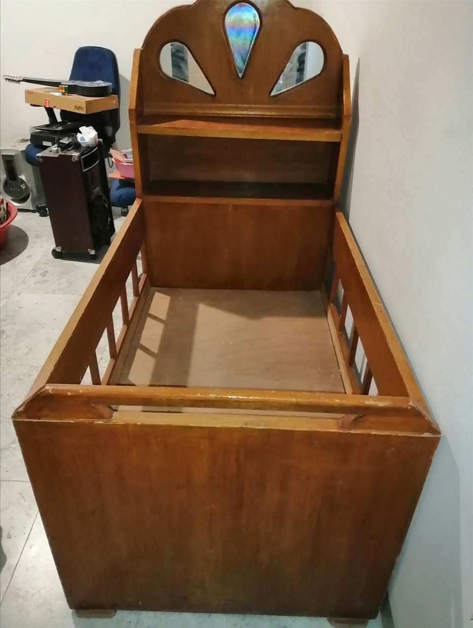 تخت طفل صاج نوع ثقيل السعر ٨٠ الف وبي مجال
***********
