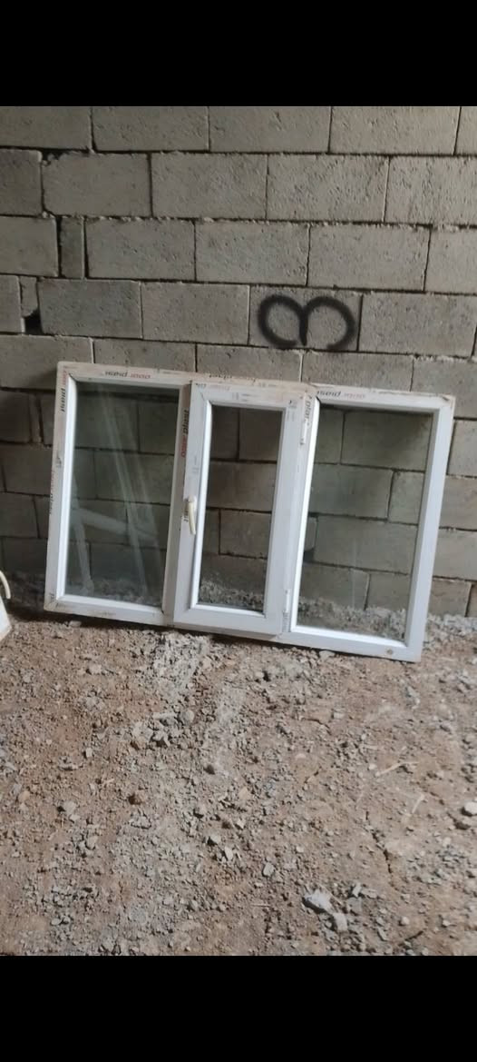 شبابيك البيع العدد 4  ثنين  طول مترين وعرض متر نص ثلث متر نص ب مترونص وربع متر ونص ب متر***********
