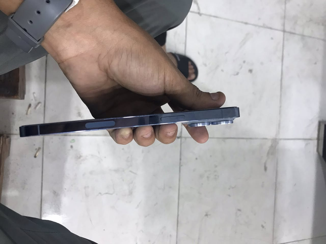 ايفون 13برو ماكس شرق اوسط كفاله عامه من الشخط بطاريه 85/السعر700قفل لاتدخل وتكول بي مجال /***********
