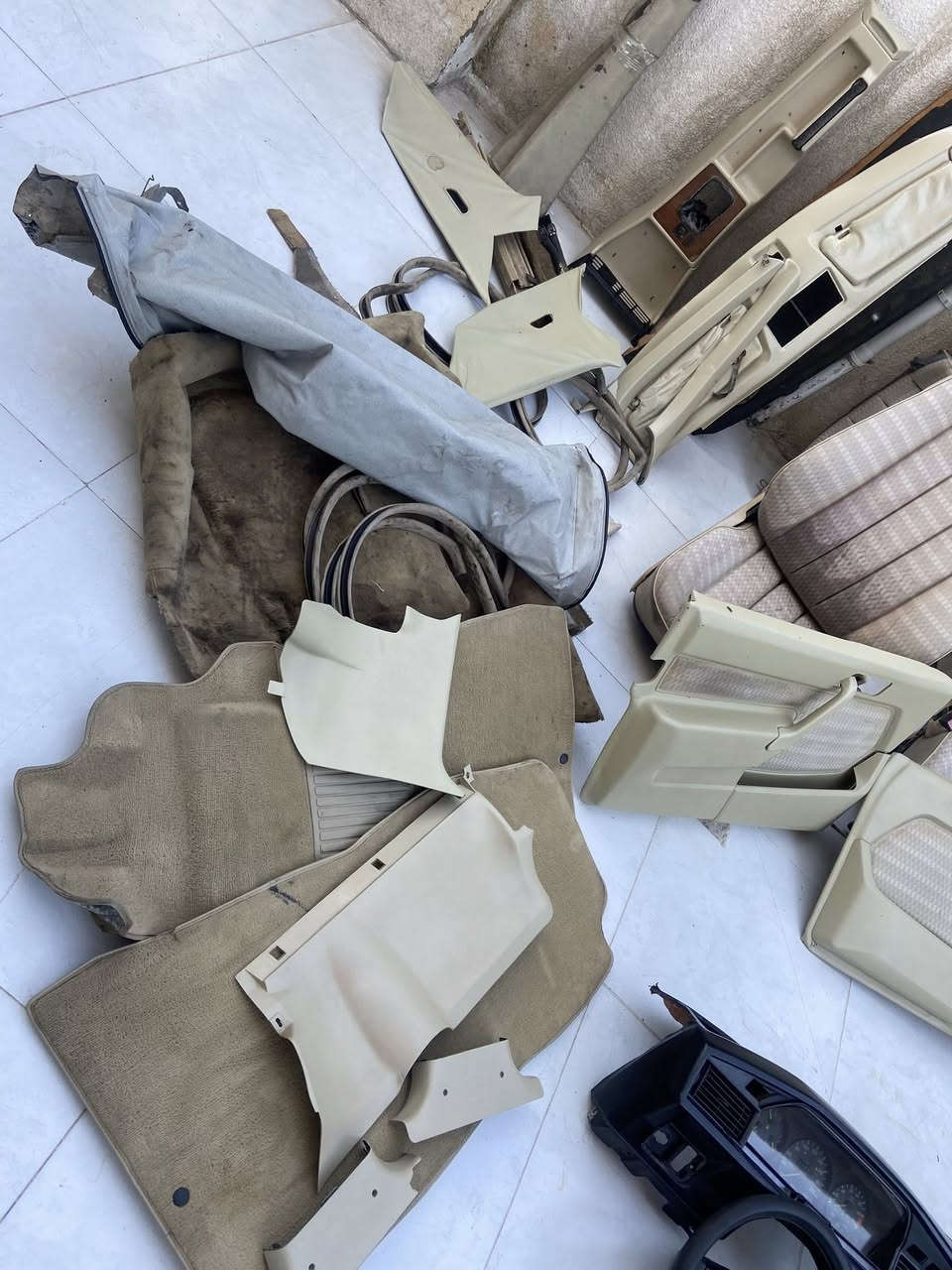غرفه مال ماردسيديس 190
كامل كامل بروخيه مابيه نقص. سعر ٦ ورقه و مجال مكان أربيل ***********
