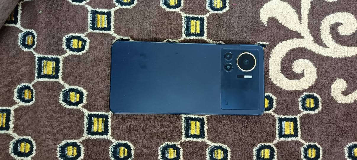 أنفنكس نوت 12vibذاكرته 256 بصمه صفح الجهاز مكفول من اي عطل بدون ملحقات فقط جهاز رايده ب110وبي مجال مكاني بغداد مدينة الصدر شراي يتصل ***********
