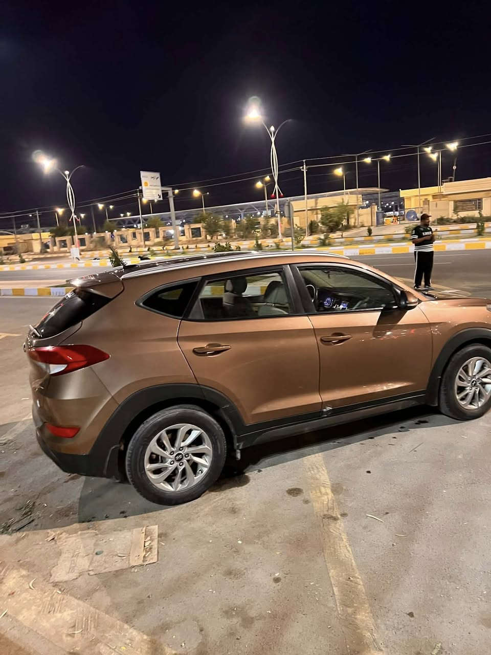 السلام عليكم توسان مديل 2016 وراد أمريكي بيه فقط باب والباقي كفاله محرك 2000 GDi ماشيه 170km رقم ذي قار حره بسمي 
مكاني ناصريه مركز 
السعر 150 وبيه مجال
***********
