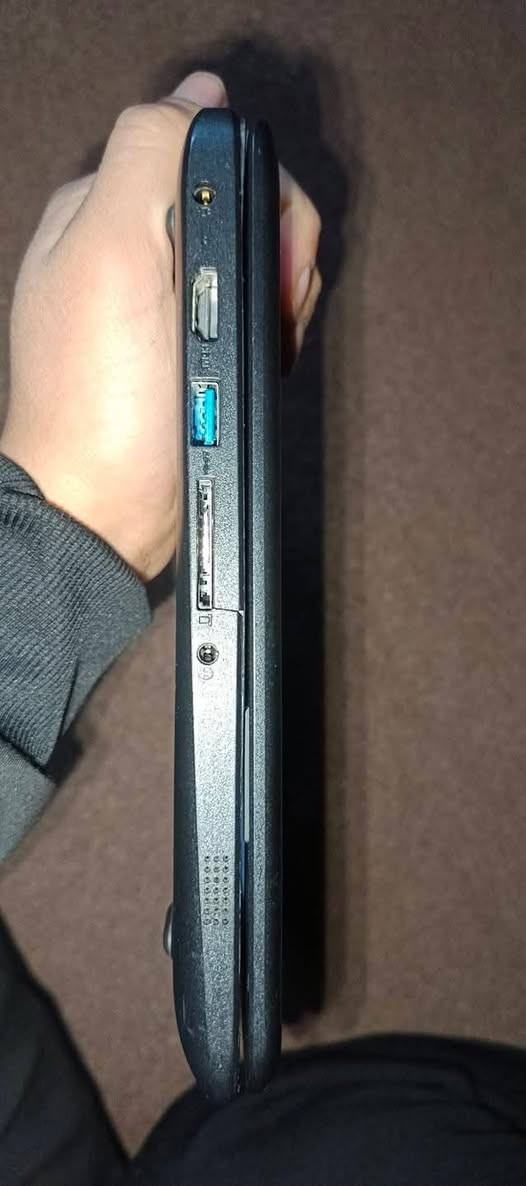 لابتوب لينوفو كروم بوك
حجم شاشه 11.6
Ram/4
ذاكرة /16 قابل للزياده 
ويندوز 10 برو 
كيبورد عربي انكليزي 
تفيد للدراسه والتصفح فقط 
شراي يتفضل خاص
سعر :40قفل مستخدمه 4ايام فقط
او مراوس بتلفون سامسونك


**إذا كنت صاحب هذا الإعلان وتريد حذفه لأي سبب، رجاءا أرسل رسالة إلى الدعم الفني**