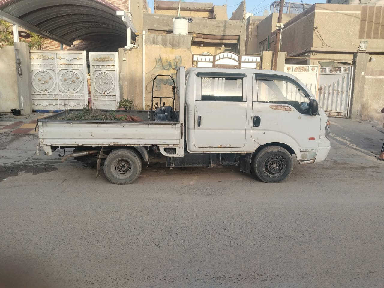 السلام عليكم عندي سياره للبيع كيا حمل 3000 سوبر مفتوح موديل 2006 بغداد محرك مستحق تجفيت وتنفخ السعر 70 وبيه مجال لاستفسار 
***********
