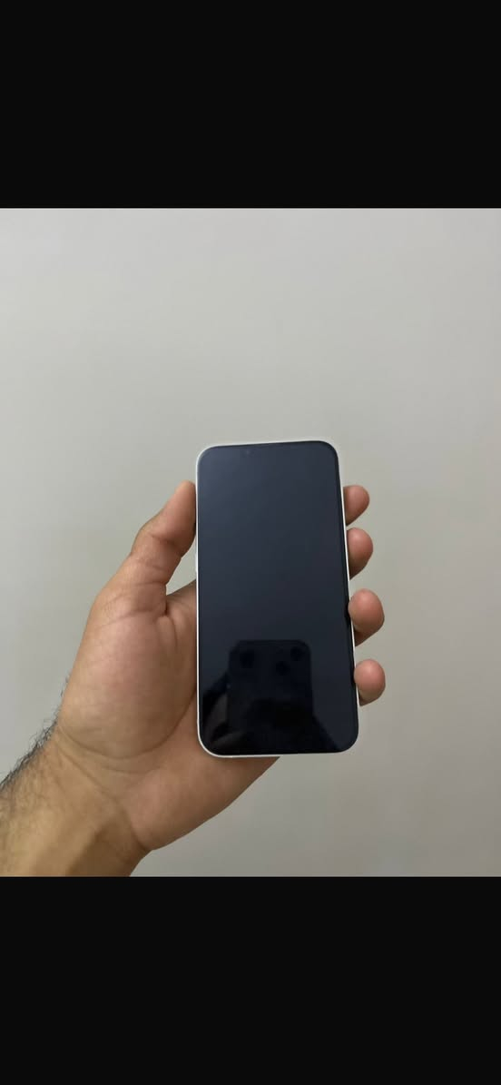 السلام عليكم ايفون ١٣عادي الجهاز نظيف ذاكرة ١٢٨وبطارية ٨٥ الأصلي ما مبدلة ولا معلاية الجهاز وتر بروف ما مفتوح  السعر ٤٧٥ 
الرقم ***********واتساب متواجد
