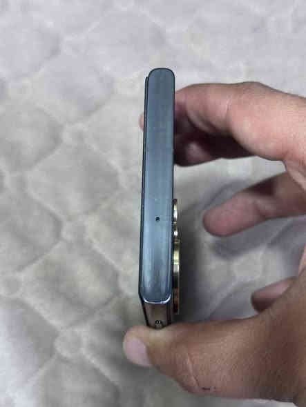 السلام عليكم للبيع او مراوس
كلكسي S23 الترا عربي شرق اوسط
التلفون الضهر مفتوح مبدل وبي هاي النقطه 
الفوك ومامثره بشي ابد وماتمشي صارله هوايه هيج
مكفول اي خلل مابي وبدون غراض 
ذاكرته 256 والعشوائيه 12
التلفون دبل سمكارت 
السعر 580
مكاني بغداد الطوبجي
***********
