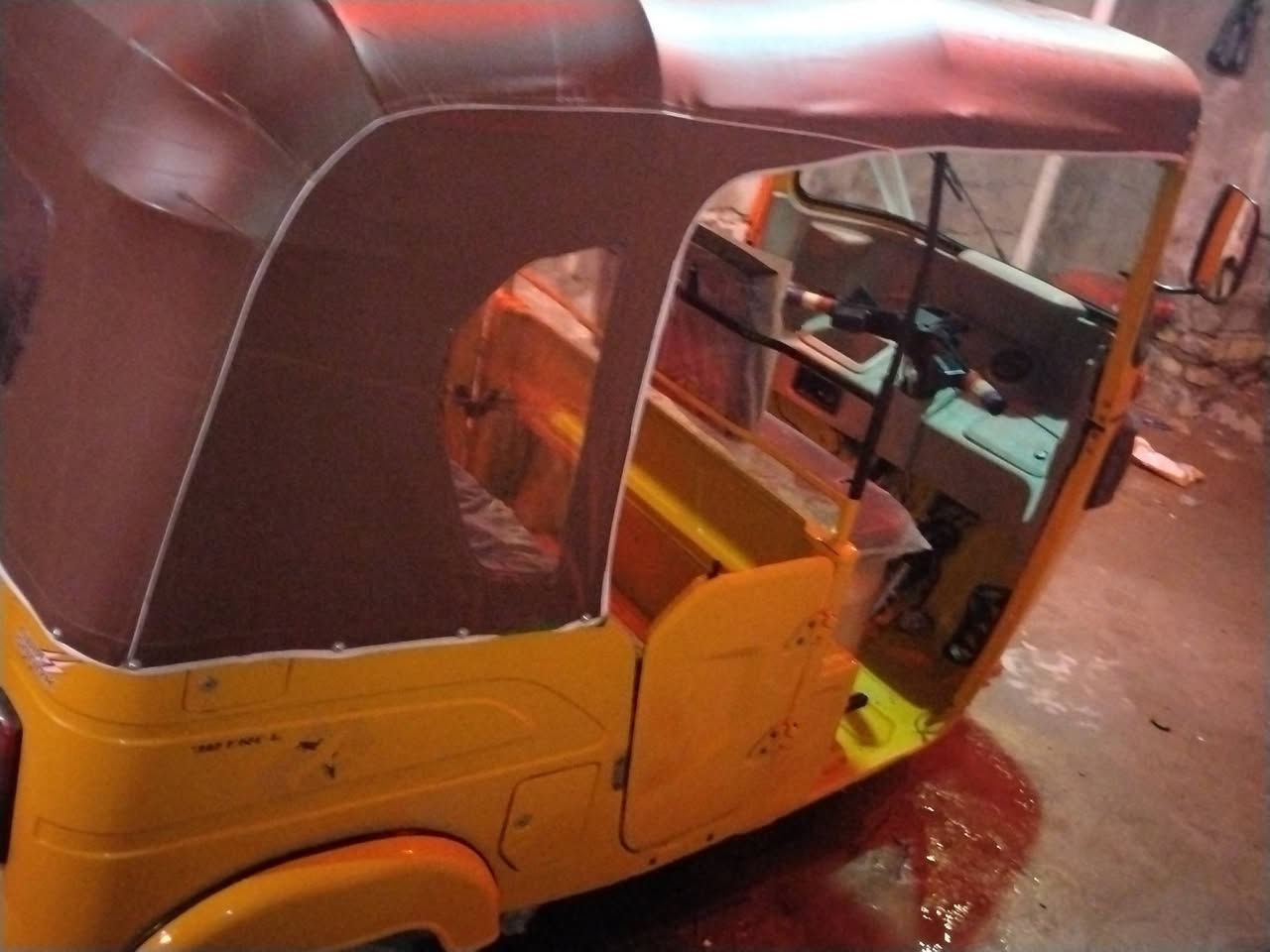 سلام عليكم شباب تكتك للبيع مديل 2022 شهر 5 رقم و سنويه تحويل ثاني يوم مكينه كفاله البكان بغداد حي اور سبع قصور ***********
