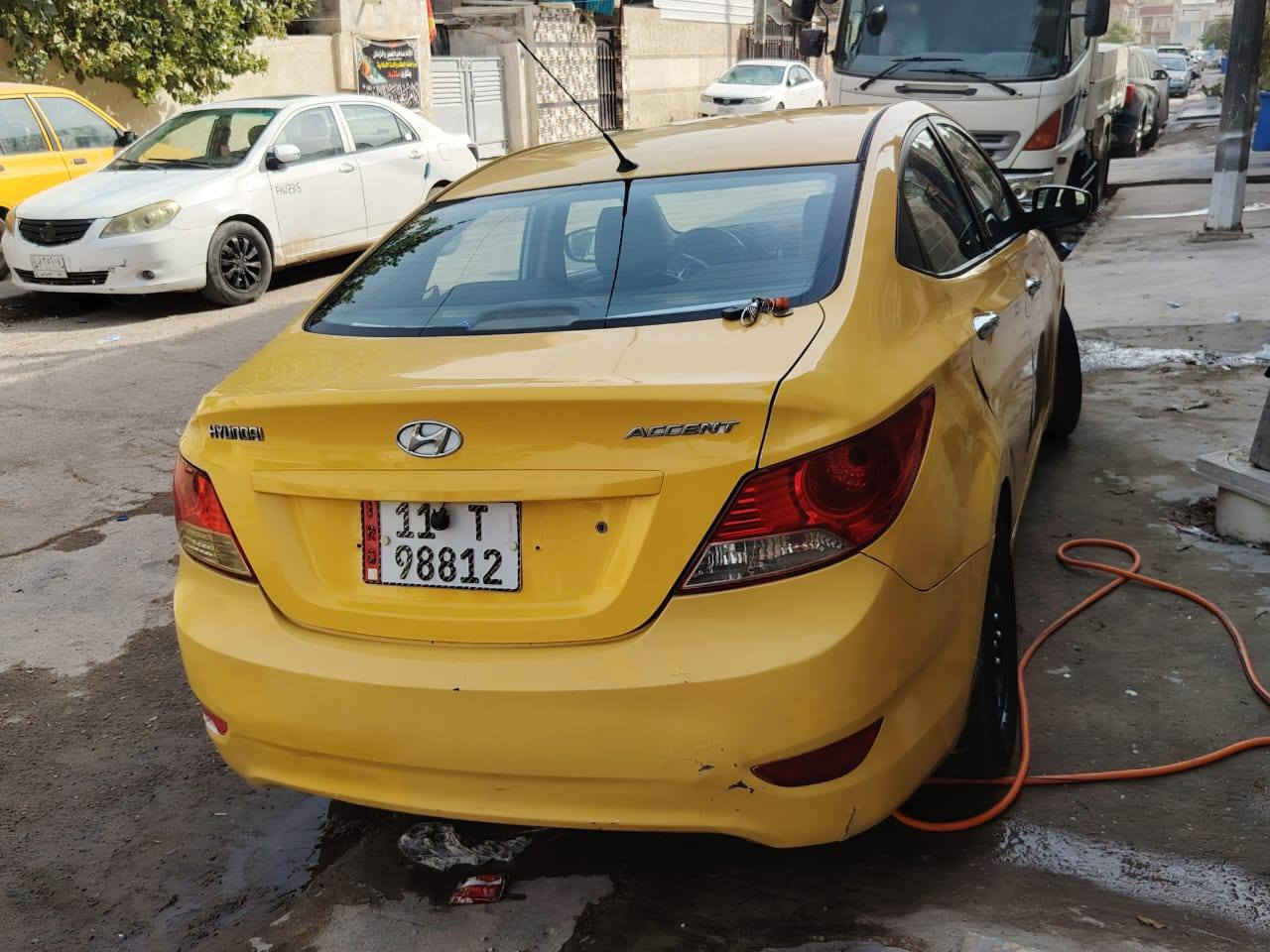 للبيع اكسنت موديل 2011  خليجي بدون حادث رقم بغداد انگليزي بسمي مصفره هيئه وغرامات سنويه لل 30    محرك doch 1600 دوش  صدر جديد تخم تاير سياره جاهزه سعرها 80 وبيها مجال بسيط
مكاني بغداد الحرية للاستفسار /‎[*********** ]
