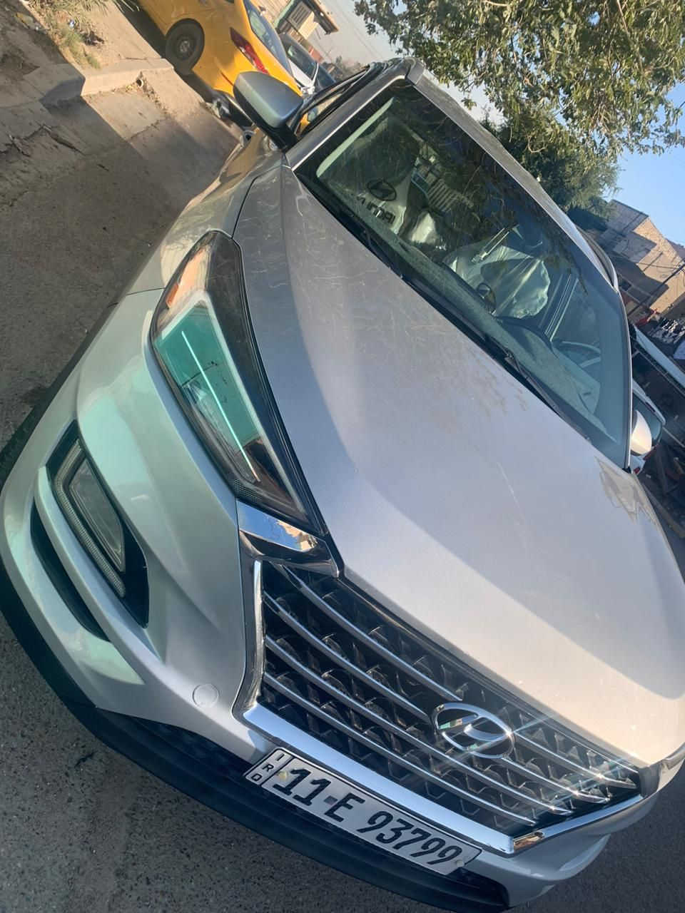 السلام عليكم للبيع توسان أمريكية 2021حادث قطعه فقط البنيد لا ارباك ولا شاصي ولا لغد والسونار منشور فول ما عدا الفتحه السعر 170. ورقه  ***********
