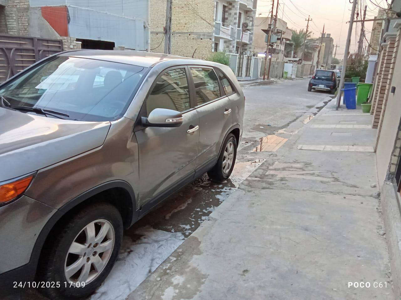 السلام عليكم
سورنتو ١٢ اربعة سلندر دوش ٥ راكب 
حادثها جاملغ وبلعراق ٣ قطع مجموع اربع قطع صبغ 
رقم صاحب السيارة ***********
السعر ١١٠ وقابل للتفاوض
مكلف بنشر
