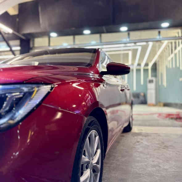 🚗 للبيع | MG5 2024 ستندر – وكالة MG العراق 🇮🇶

🔧 المحرك: 4 سلندر 1.5 سي سي اقتصادي جدًا

⚙️ الكير: أوتوماتيك

📍 الممشى: 22,000 كم قابل للزيادة

👤 الاستخدام: شخصي فقط

🛡️ الضمان: ساري لغاية 200,000 كم

🛠️ آخر صيانة: قبل 1000 كم فقط

🏢 الصيانة: دورية ومنتظمة في الوكالة

⭐ المواصفات والتجهيزات

📺 شاشة

🎥 كاميرا خلفية

🚨 حساسات أمامية وخلفية

🛣️ كروز كنترول

🔑 ريموت وبصمة

🛡️ Airbags + ABS

🛞 إطارات وكالة بحالة ممتازة

🔧 السبير منازل

🧰 العدة + الطفاية + الإسعافات الأولية وكالة وغير مستخدمة

🎁 الإضافات

🪑 تغليف الكشنات مخمل تركي عالي الجودة

🟥 تغليف أرضية بالشمع الأحمر

🧼 دوسات جديدة + الأصلية موجودة وغير مستخدمة

🔍 الحالة والفحص

⚠️ حادث بسيط جدًا في البونيد فقط (تعديل على الحار – غير مصبوغ)

✔️ باقي السيارة فحص وكالة بالكامل بدون صبغ ولا أي ضرر

🔌 السيارة مكفولة: محرك + كير + صدر + كهربائيات كله يعمل 100%

💵 السعر

15,500,000 دينار عراقي

💬 قابل للتفاوض للجاد فقط

📍 الموقع: بغداد

📞 اتصال + واتساب: ***********
