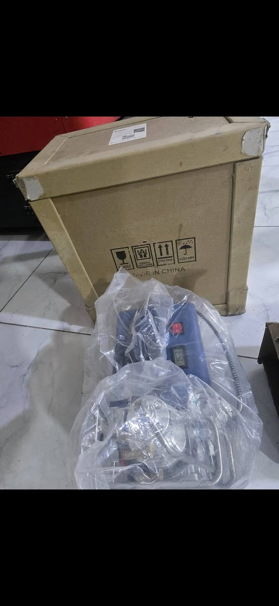 السلام عليكم ورحمة الله وبركاته كمبريسر للبيع  دبل بوري ما مستخدم بس مرة من اول تشغيلة شغلتة للفحص ورجعتة للكارتون جديد 100%100.   عنوان كربلاء ***********
***********
