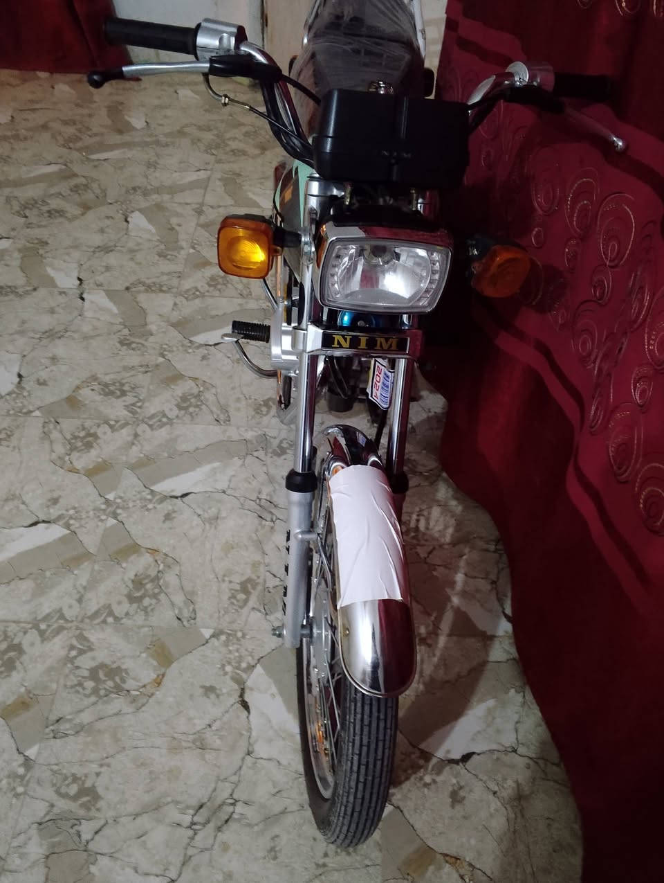 سلام عليكم عندي دراجه نامه متياز وراق سكنىر 5 وراق موديل 2023 ما ناقصه شي سعره 650الف رقمي***********
