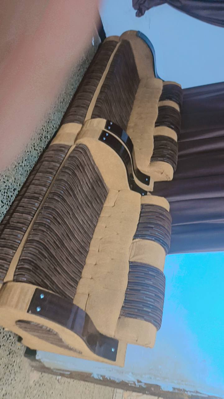 تخم للبيع 10 مقاعد السعر 150 للاستفسار على هذا الرقم ***********
