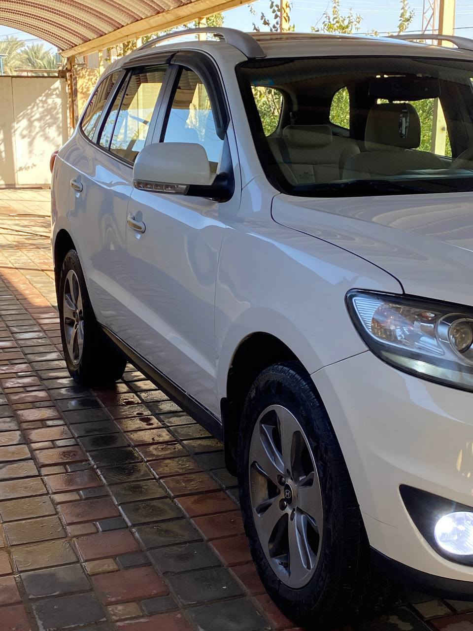 سنتافي 2011 خليجي رقم بغداد دولي باسمي فول مواصفات جاهزة من كلشي كير ومحرك وحدادية وتبريد خير من الله مواصفات السيارة 
بصمة 
فتحة 
ستة سلندر 
فور ويل 
كشنات كهرباء 
لايت لد 
٧ راكب 
٣ قطع تبريد 
تبريد بيانو 
وبعد بيها مواصفات معروفة السعر 162 مكاني كربلاء للاستفسار الاتصال على الرقم ***********
