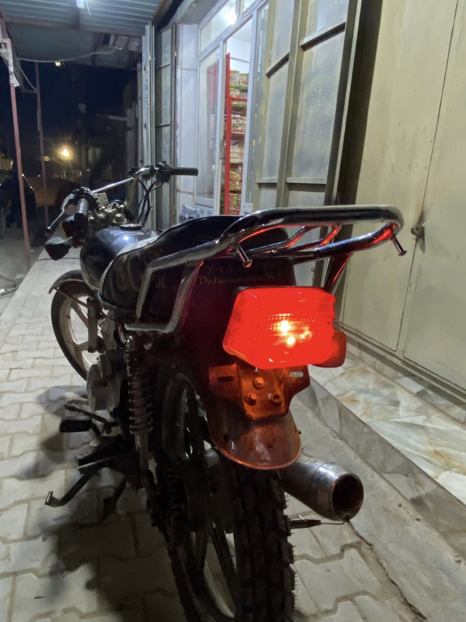 للبيع سيفان موديل 2019 
سعر 250
***********
