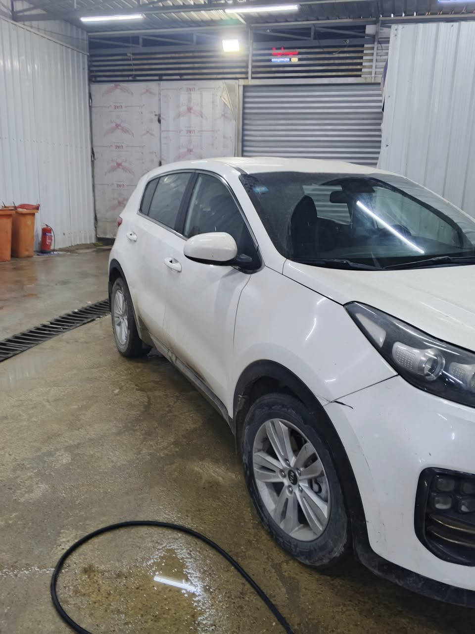 سبورتنج امريكي ابيض 
موديل 2017
بيها سونار 
السعر 145وبي مجال 
العنوان الدورة شارع 60 
***********
