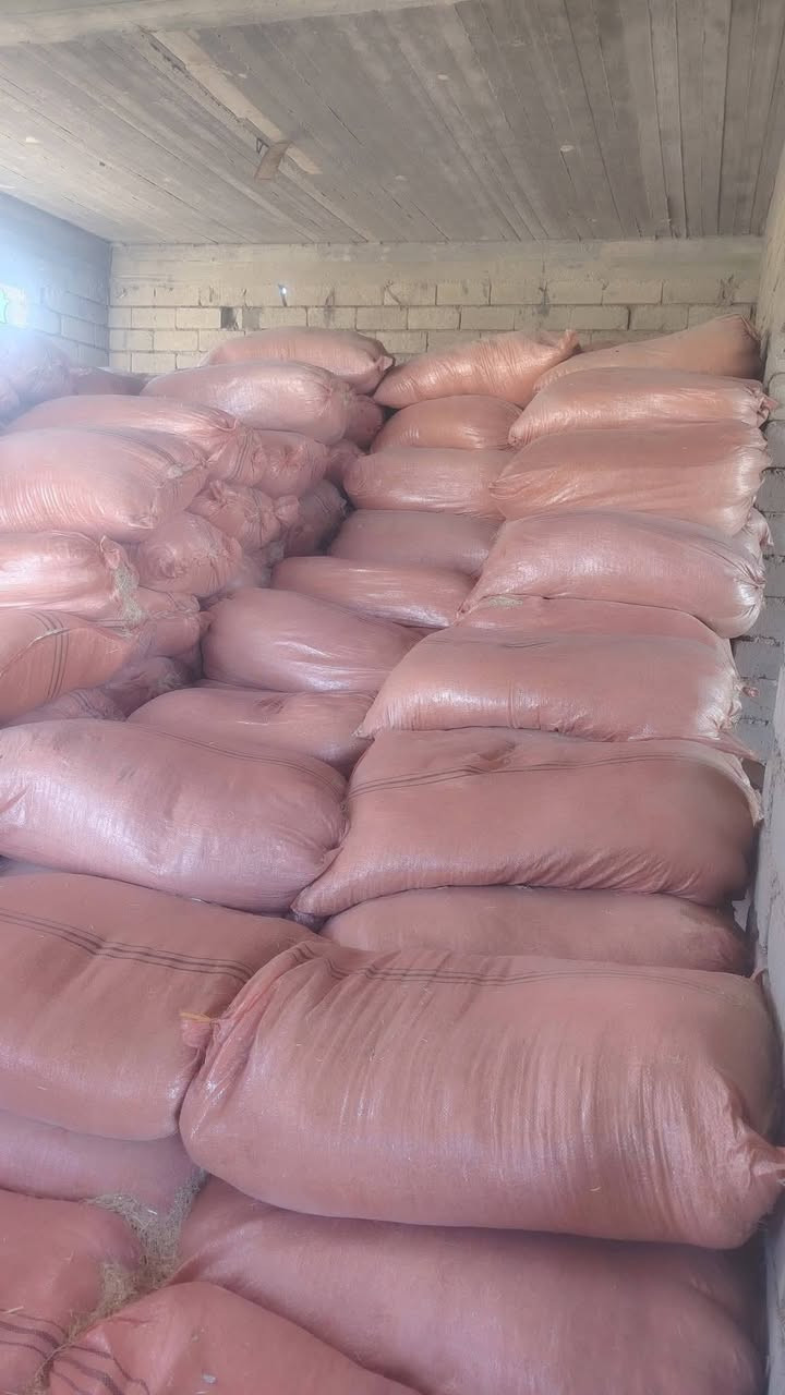 تبن للبيع سعر مناسب الشريف ابو 90  ***********
