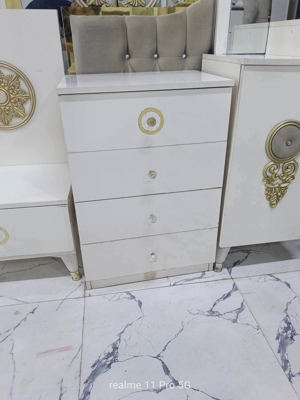 غرفة نوم تركي مستخدم😍💥 
 نضافة95💯
عدد القطع / 9 🩷💥
نضام / ابواب هايدروليك🦋✨
سعر / 750 بيها مجال🤍✨
شد ونقل داخل بغداد مجاني🛻
يوجود توصيل محافضات


**إذا كنت صاحب هذا الإعلان وتريد حذفه لأي سبب، رجاءا أرسل رسالة إلى الدعم الفني**