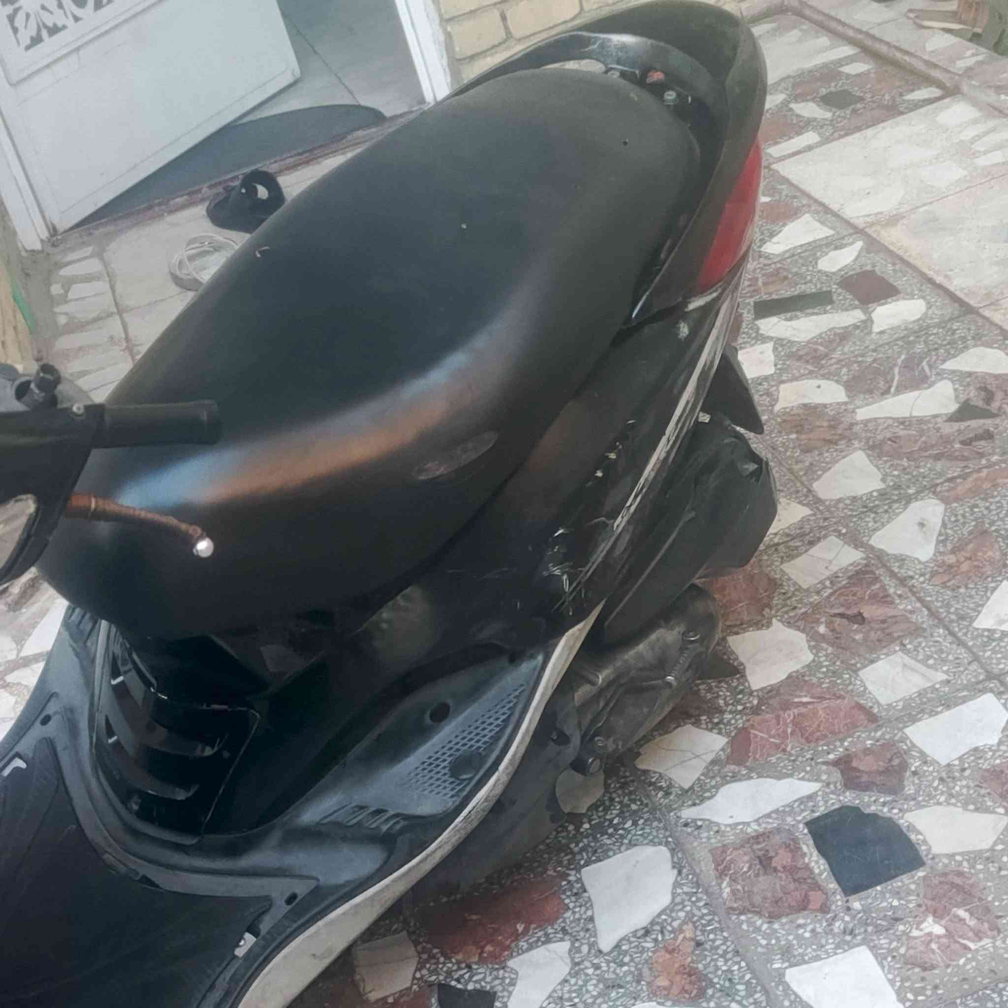 سلام عليكم 
بريز للبيع دراجه خير من الله 
دراجه حلوه نضيفه تأيرتات جدد 
سعر 475وبيه مجال بسيط 
عنوان بغداد حي كوفه 
رقم ***********
