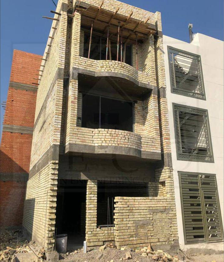 بناء هيكل درجة اولى طابوق مساحه 200 متر بسعر 45 مليون
بناء هيكل درجه اولى بلوك مساحه 200 متر بسعر 35 مليون 
 تفاصيل العمل 

ث نقوم بعمل الأساس تسليح الجسور بالحديد  درجه اولى ١٦ ملم وثم نقوم بعمل القالب الخشب وصب الأساس بالاسمنت المقاوم للاملاح

ارتفاع الأساس ٤٠ سم والعرض 80سم كذلك رش الأساس بالماء Ro‏ ج- نقوم ببناء البتلو بطابوك العماره طيب مع الوزن والقياسات وصب الكوبلن ولبخ وصبغ بماده البرايمر مانع رطوبة والاملاح وبعدها دفن

دفن لبتلو بلسبيس  مع رش الماء المستمر ح البناء فوق البتلو مع تثبيت اطارات الخشب وفريم الحديد خ نقوم بعمل الرباط القالب وتسليح الإيراني ۱۲ ملم وصب بالاسمنت العادي

د البناء فوق رباط حتى يكون ارتفاع البيت من الداخل ٣,٥٠م

نقوم بعمل القالب سقف مع تأسيس شبكه الكهربائية وتسليح بالحديد  درجه اولی ۱۲ ملم + جسور مخفيه عندا الحاجه + درج دائري

صب بالخباطه وبعدها رش بالماء لمده اربعه ايام

ر بناء ستاره بارتفاع 1/60وصب كوبلن فوق ستاره وبناء بيتونه مع تسليح وصب السقف

ز بناء الجدران الخارجية والحمام الخارجي والخزينة رئيسية وصب دنك لباب الرئيسي ***********متوفر واتساب
