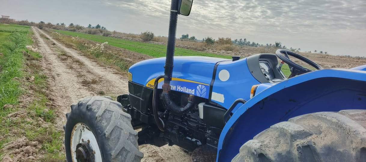 السلام عليكم للبيع مكينه نهولند 2010 رقم وسنويه شرط التحويل حره مكينه فقط لمحرك مفتوح باقي وضع شركه محرك كير اكسن هودرليك نكره سلف كرهبايات اضويه كلها شغاله مكان بابل جبله قرب الخط السريع ***********
