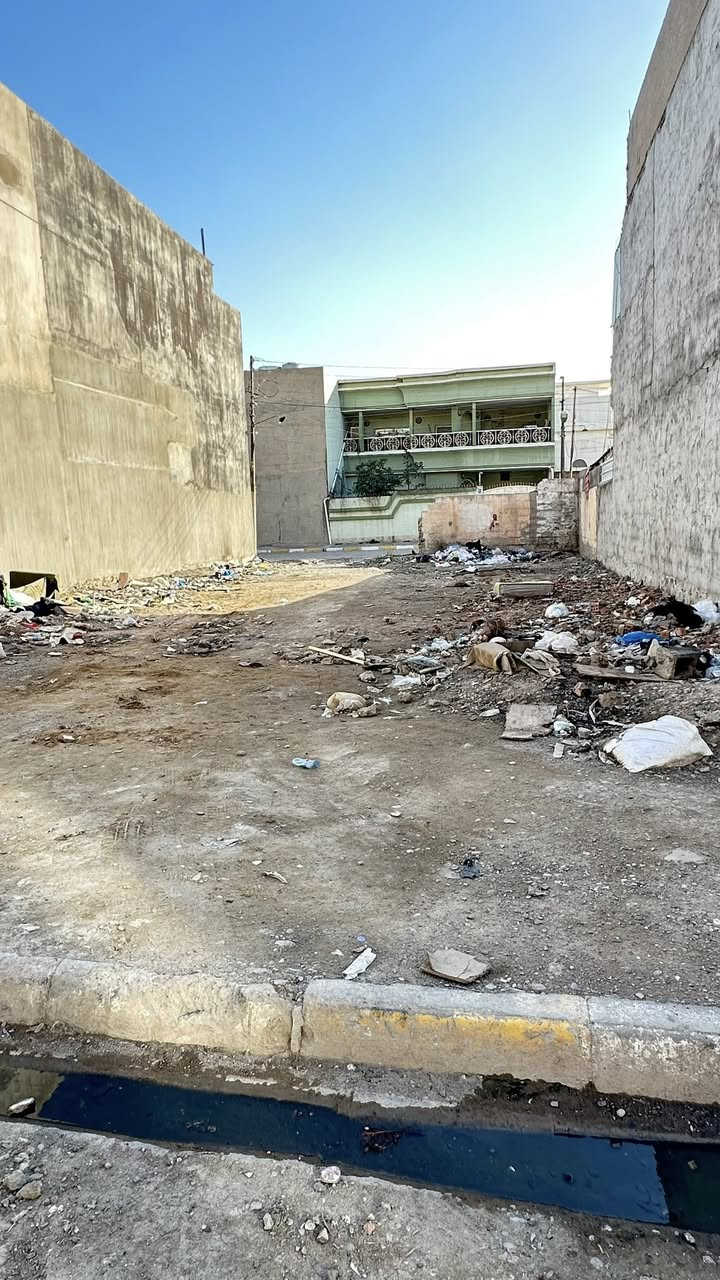 قطعة ترض واجهتين على فرعين  - حي الخضراء - قرب اسواق ابو اروى 

طابو صرف - بأسم شخص واحد

المساحة 200 م تباع مناصفة  كل 100 متر واجهة 10

قطعة مميزة جدا  

الـِبــٌرجـــــس لَـلــعـقـار
خبرة تحمي استثمارك العقاري – منذ عام 2004

العنوان📍 كركوك – حي الواسطي
قرب عيادة دكتورة سلوى البياتي

📞 ***********

موقع المكتب 👇
‏https://maps.google.com/?q=35.419258,44.343327

نستقبل عروضكم السكنية والتجارية في جميع مناطق محافظة كركوك

‎رابط الگروب الخاص بمكتبنا 
‏https://www.facebook.com/groups/1485688405145852/?ref=share_group_link
