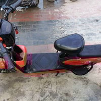 بايسكل شحن جديد استخدام 4اشهر جديد ونضيف سعر200وبيه مجال شراي يتصل 078...