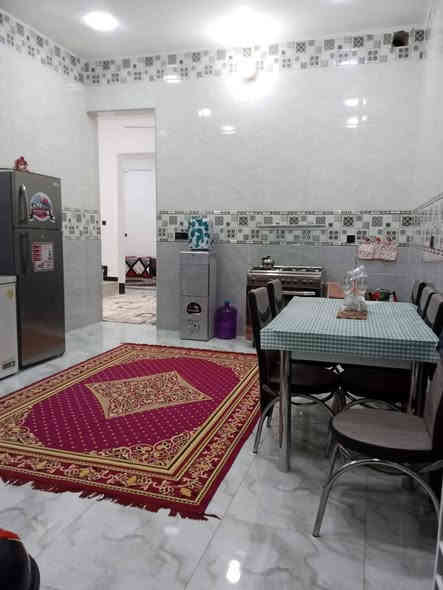 بيت للبيع المساحة ١٥٠م طابقين يحتوي على ٣غرف نوم واستقبال ومطبخ وحولي وصحيات داخلي وخارجي وكراج وحديقة صغيرة وبناء جديد العنوان الراشدية شارع المراسمة ورة المشروع مقابل الغسل للاستفسار اتصل ***********
