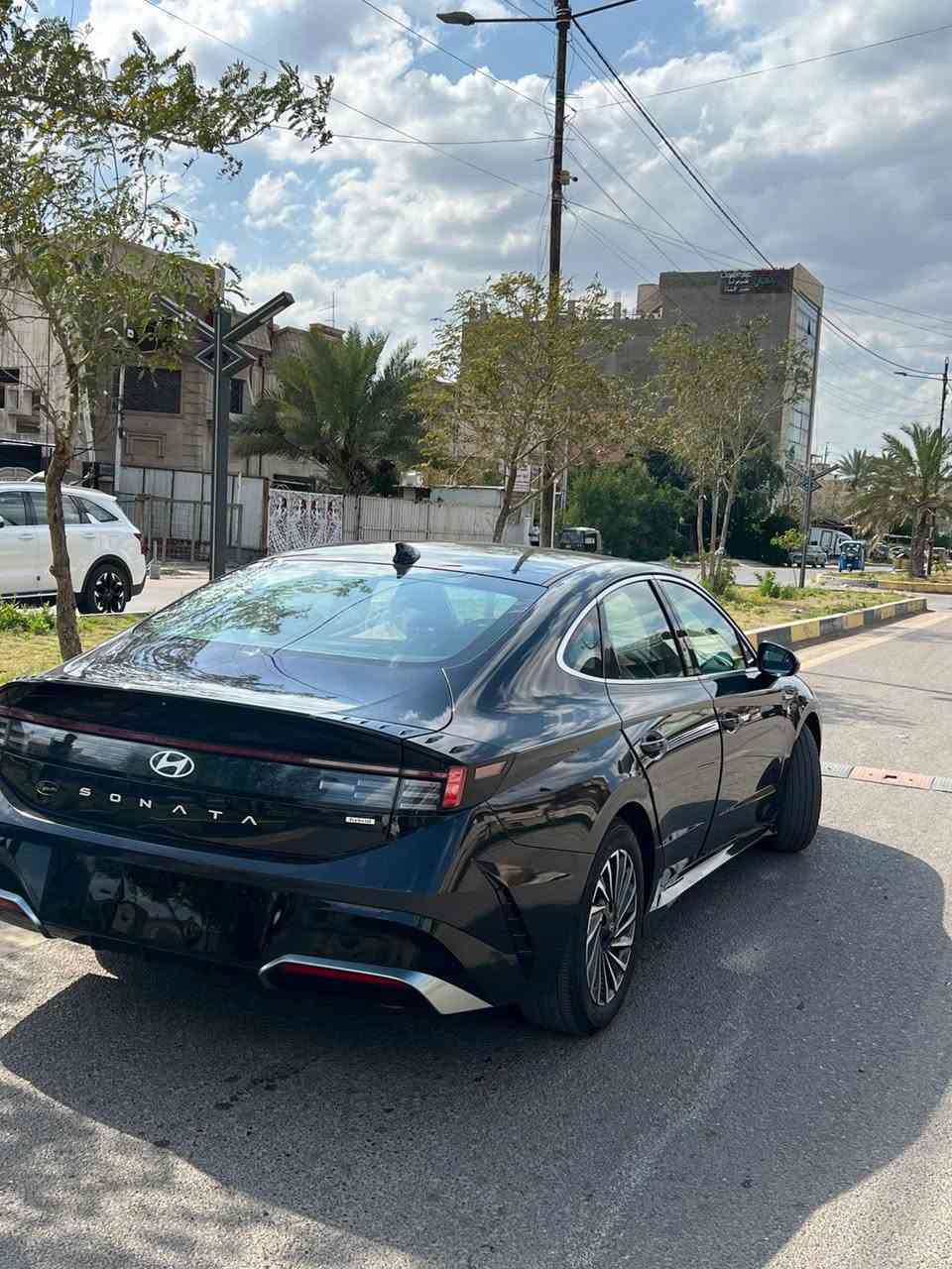 السلام عليكم سوناتا موديل 24 هايبرد شهداء مرقم كامل بغداد السياره كلين بيها طخه على كد اصبعين براس الجاملغ حتى ممكحله لون فيلي غامض او بيتنجاني ماشيه 14ميل فول عدى البنراما السعر (180) بيها مجال قليل الاتصال متواجد على الواتساب
***********
