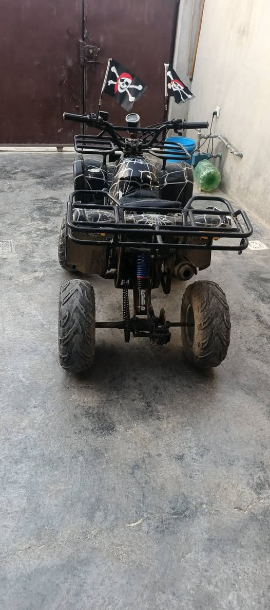 للبيع دراجه رباعيه شغاله بدون اي عيب كهربائيات شغال سعر 125 بي مجال رقم ***********
