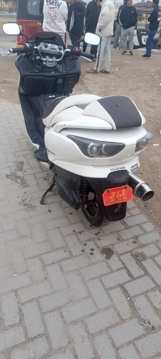 فورزه للبيع نوعها 08 سعرها 750 وبيها مجال للشراي *********** #العنوان بصره الجمعيات
