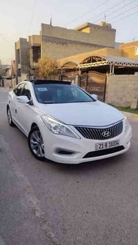 ازيرا خليجي موديل 2012 محرك دوش 3.0،،V6 مكينة وكير بحالة جيدة جدا  فول...