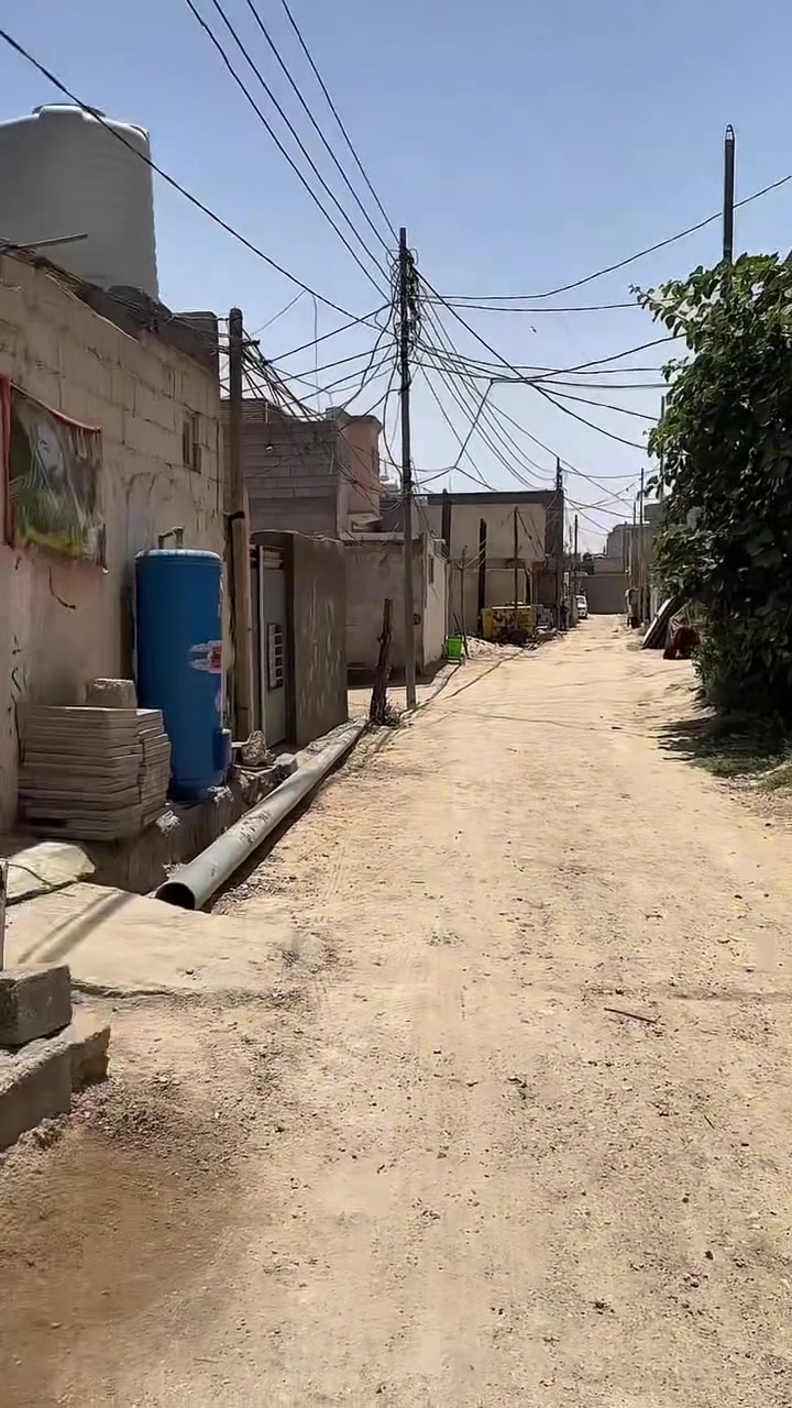 🏷️للبــيع 🏷️للبــيع 🏷️للبــيع 
📝 ملاحظة يرهم مراوس بيت بالبصرة 

🏠بيت مساحة ١٠٠ متر طابقين 
( يبعد عن الامام الحسين ( عليه السلام ) ( 5 دقائق بالسيارة ) 

🛌(٣ غرف نوم / 
🧑‍🍳مطبخ / 
💁‍♀️استقبال 
🏋️وصاله / 
🪥صحيات عدد 3  
ومناور عدد 2 
و سطح عدد 2 )
🏣بناء درجة اولى 
🧱طابو زراعي سند ٢٥
🔻اقرار محكمة 
( 🚰ماء ⚡️كهرباء 🪏مجاري )

📍🏗️الموقع كربلاء - 🏗️قنطرة السلام/ 🚧شارع المدرسي / 🛜قرب شارع البرج 
🧐للاستفسار التواصل على الارقام التالية:
( *********** -*********** )
